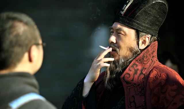 赵薇出席电影首映礼陈坤和黄渤全程与她零互动他们视她为空气